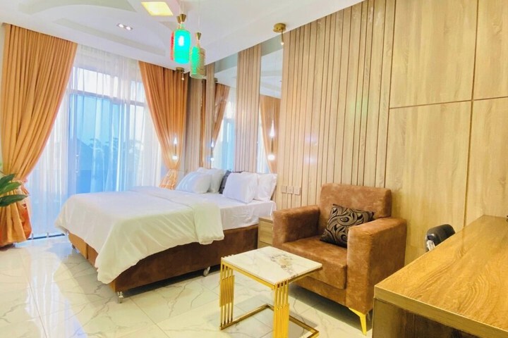 Room 2 of 27