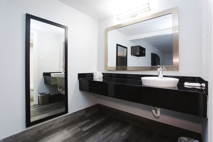 Room 15 of 50