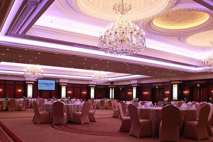 Ballroom/Hall 26 of 33