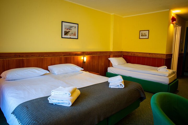 Room 5 of 48