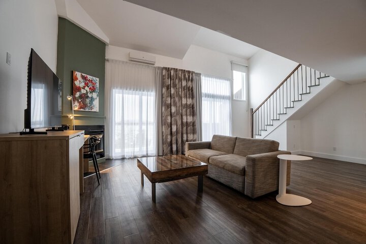 Room 23 of 69