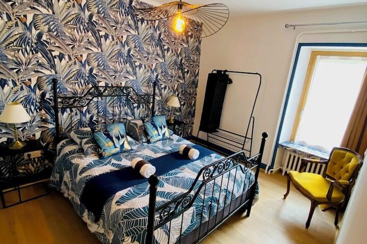 Room 10 of 27