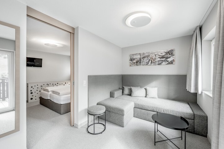 Room 50 of 106