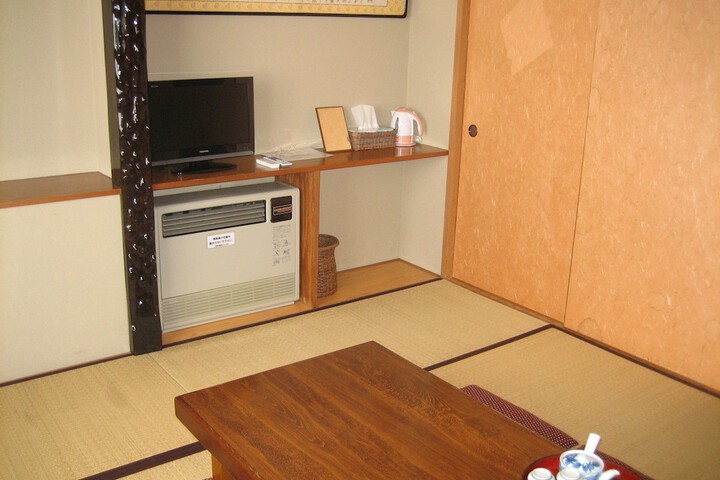 Room 5 of 20