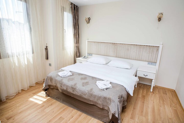 Room 14 of 66
