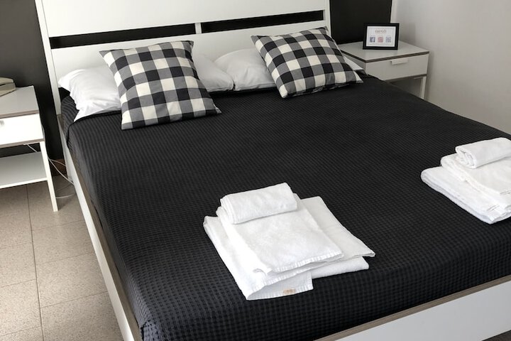 Room 15 of 76