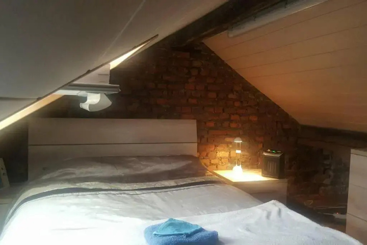 Room 2 of 2