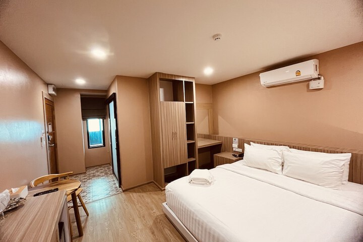 Room 30 of 164