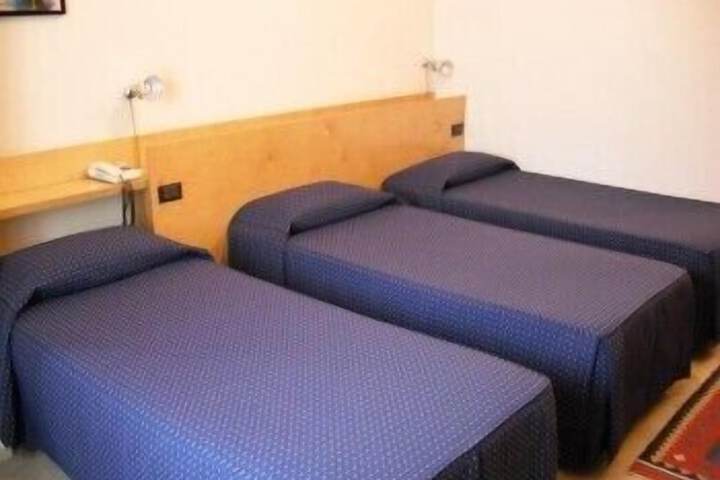 Room 13 of 36