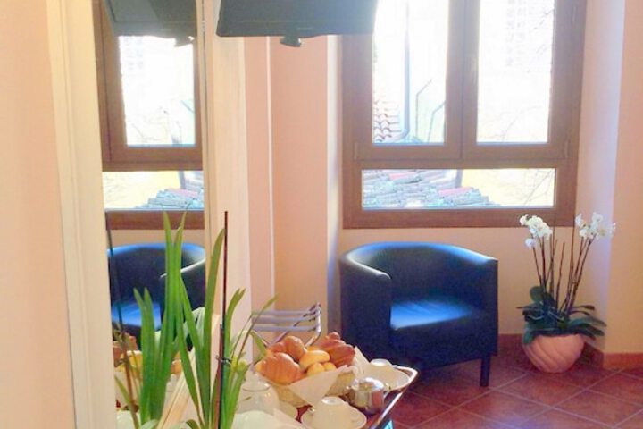 Room 5 of 52