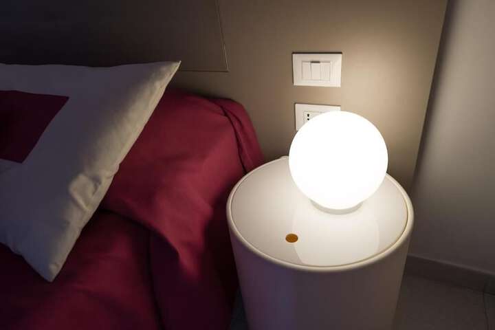 Room 4 of 9