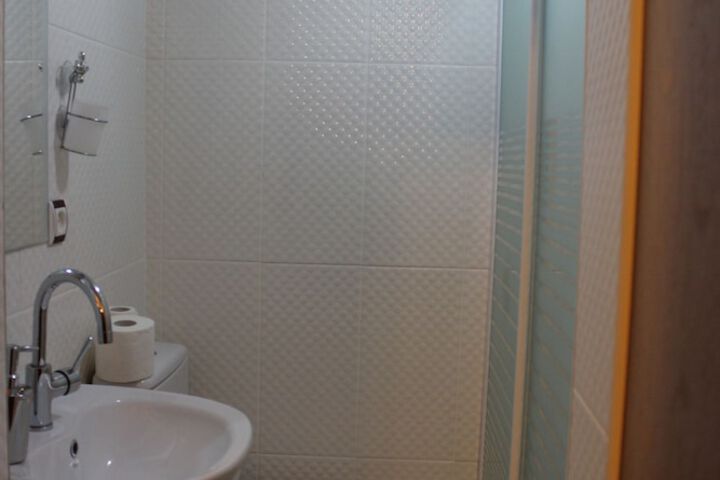 Room 34 of 43