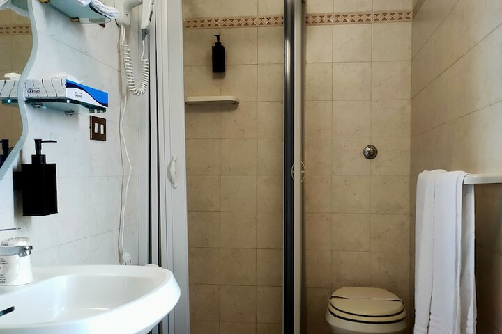Room 54 of 71