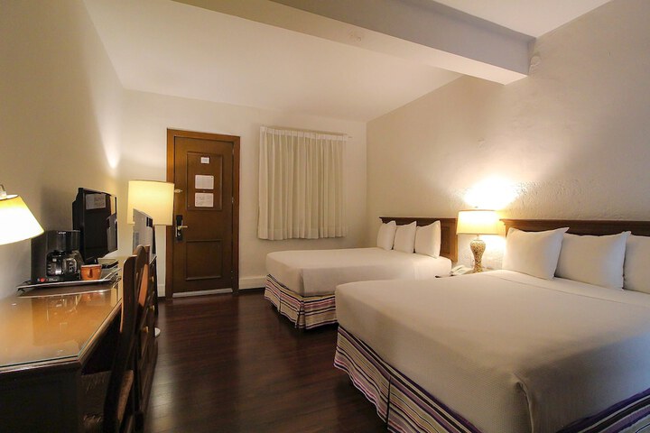 Room 4 of 50