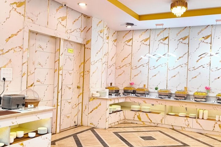Dining Photos