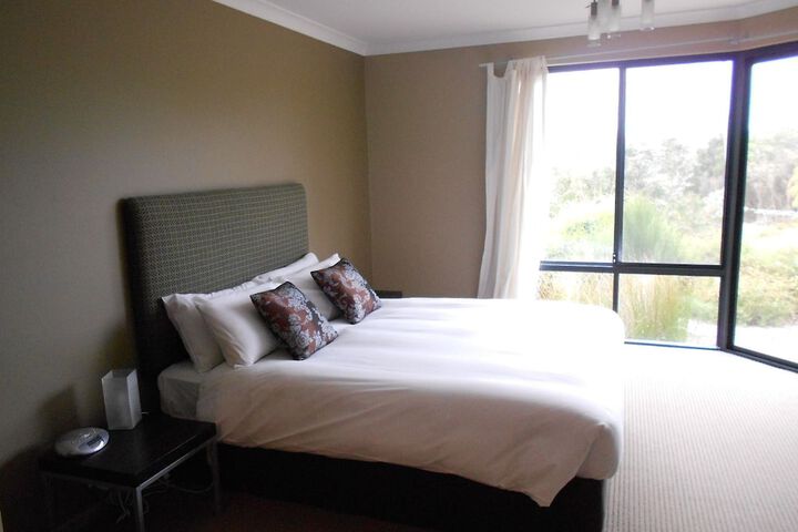 Room 4 of 25