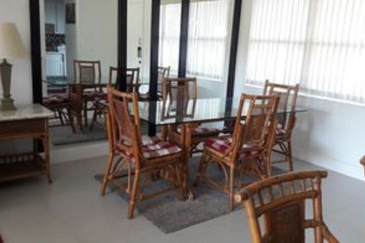 Room 10 of 16