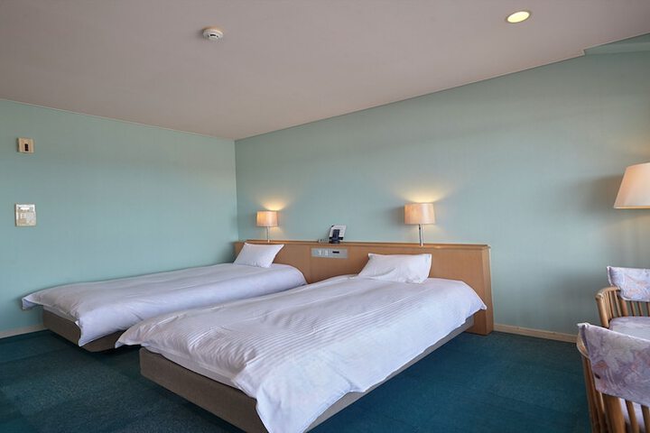 Room 10 of 125