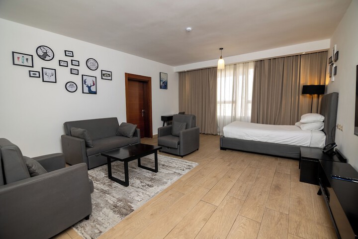 Room 13 of 34