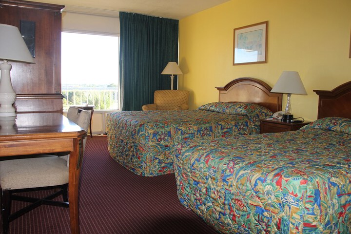 Room 4 of 6