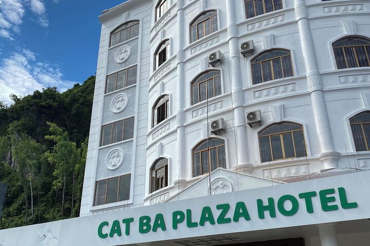 Cat Ba Plaza Hotel