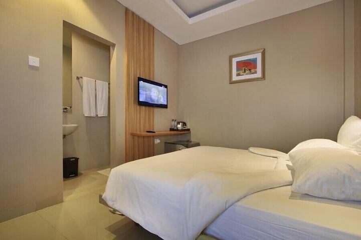 Room 14 of 92