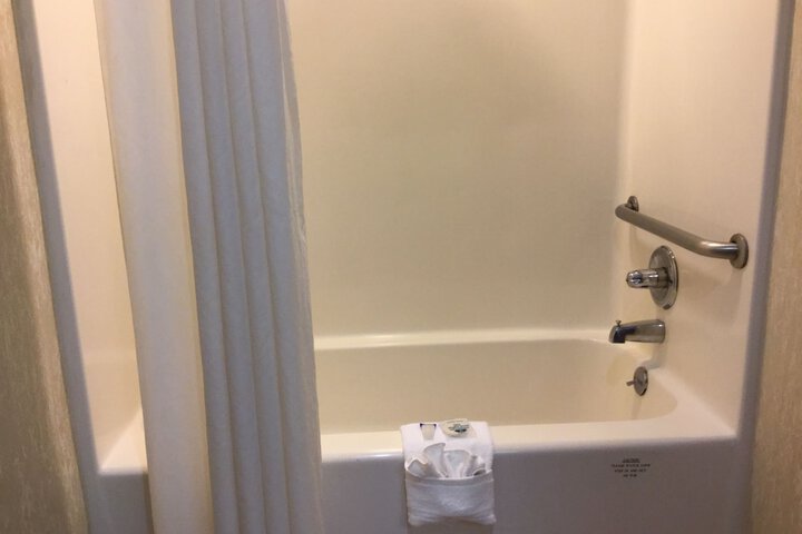 2 Queen Beds (1 of 5)