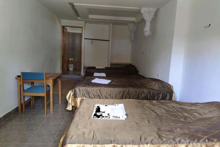 Room 4 of 52
