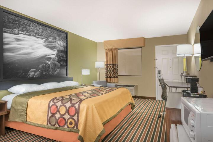 1 King Bed (11 of 11)