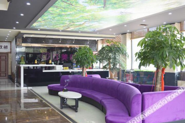Hotel Interior 15 of 17