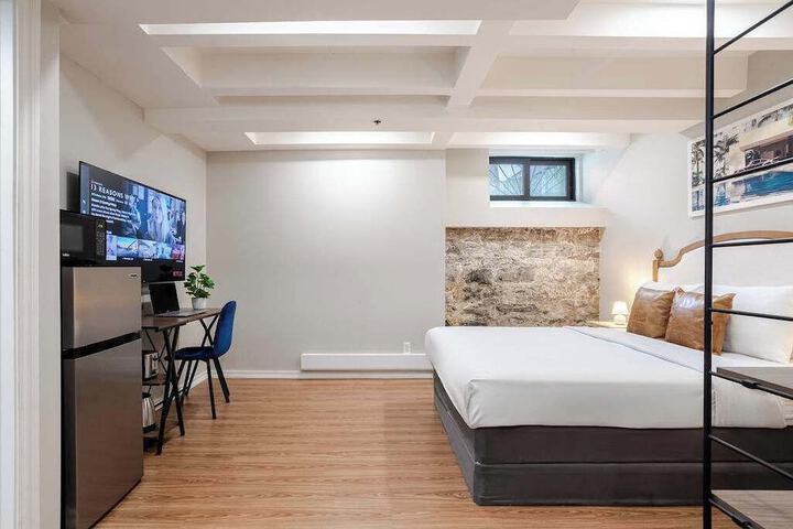 Room 90 of 111