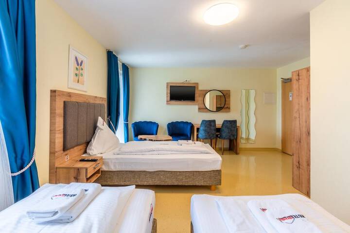 Room 7 of 22