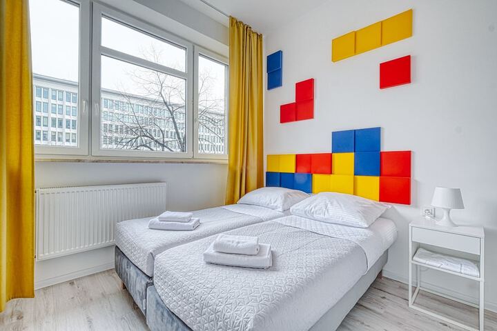 Room 2 of 36