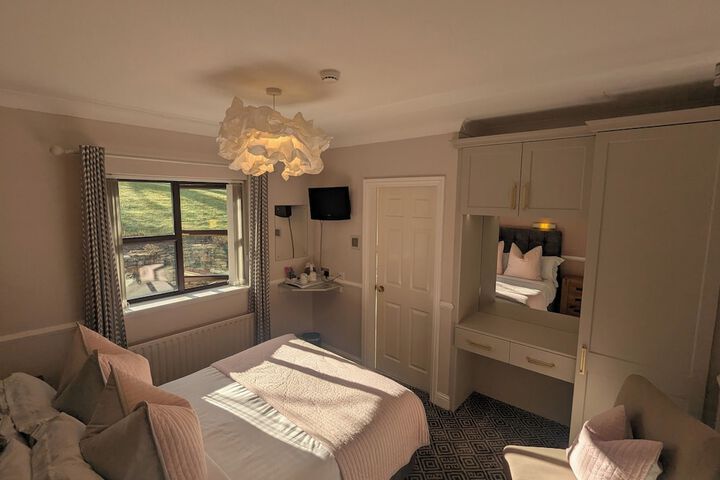 Room 15 of 94