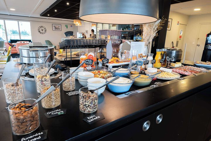 Breakfast/Coffee Service 37 of 66