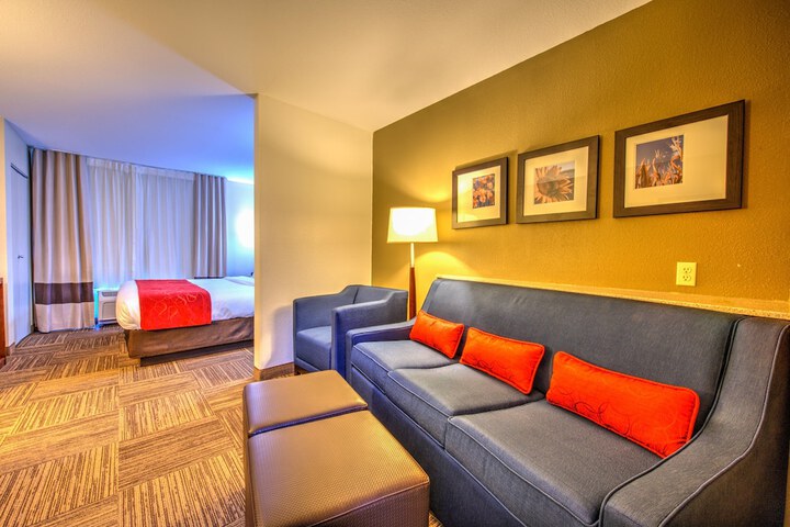 Suite 2 Queen Beds (2 of 27)