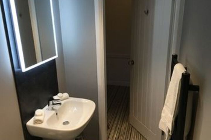 Room 6 of 29