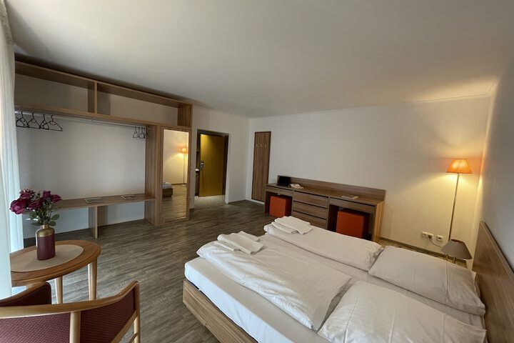 Room 14 of 50
