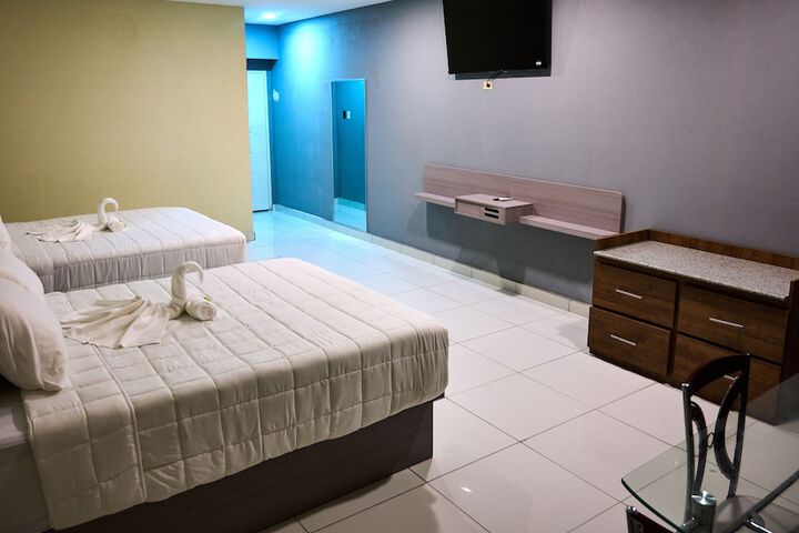 Room 6 of 23