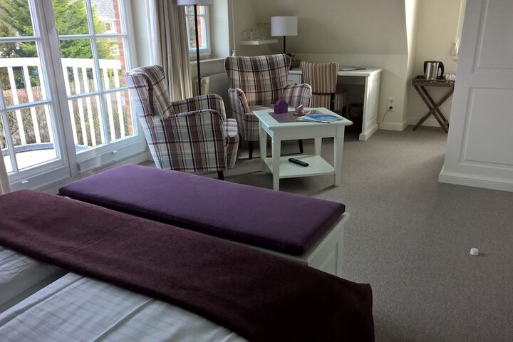 Room 9 of 34