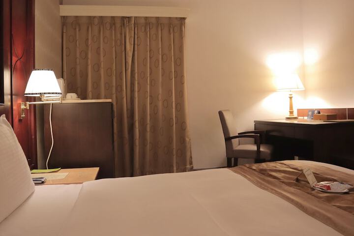 Room 37 of 72