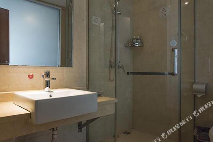 Guanhu Hotel (Wanzhou Wanda Plaza Store)