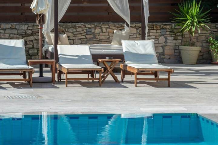 Pool 19 of 49