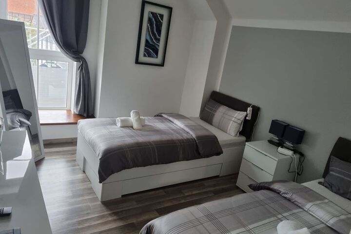 Room 4 of 20