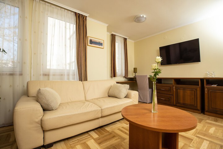 Room 15 of 29