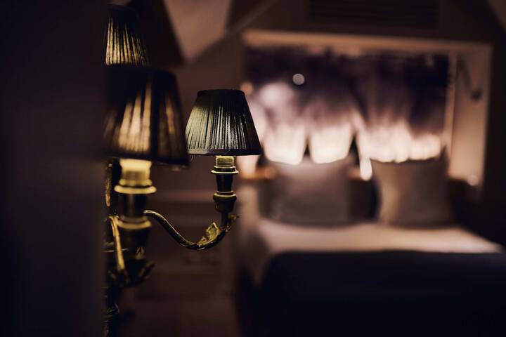 Room 18 of 48