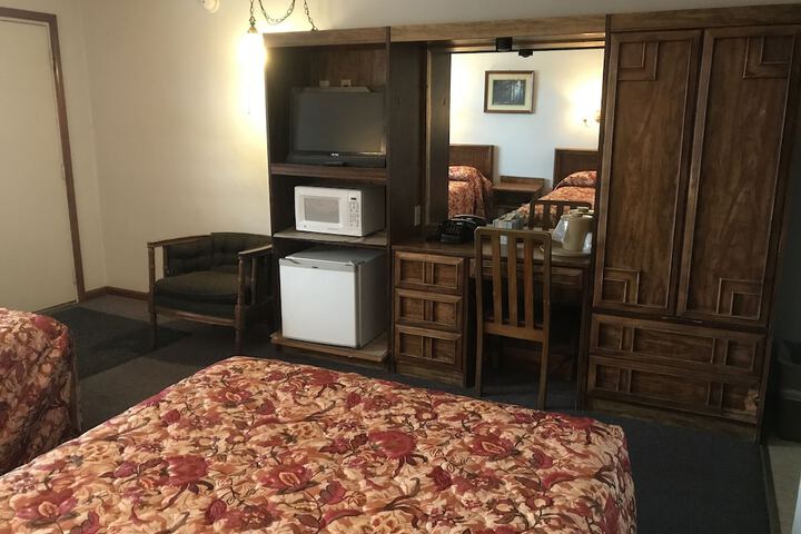 Room 12 of 23
