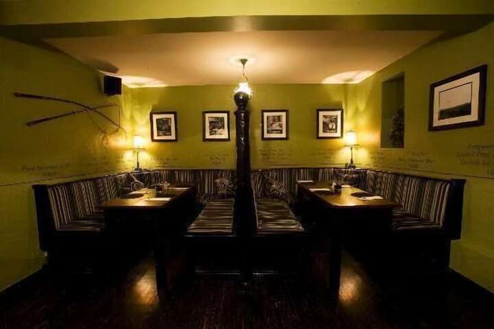Lounge 9 of 10