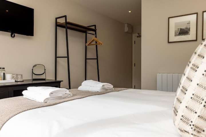Room 15 of 32