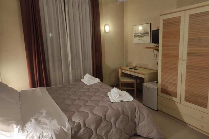 Room 2 of 17